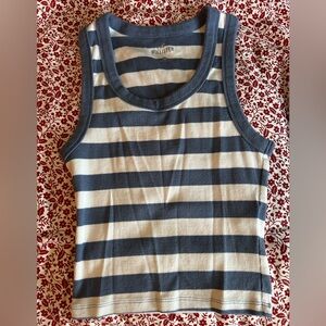Hollister Tank Top 💙🤍